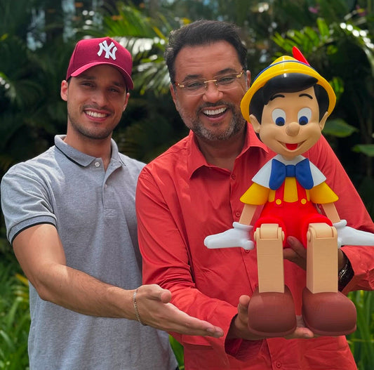 Pinóquio 3D de 55cm: A Magia em Escultura Realista para Sua Decoração!